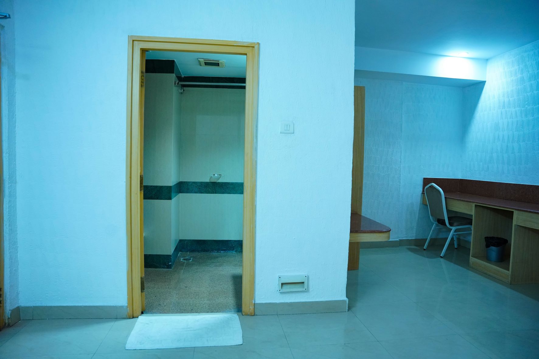 eiffel-tower-paris-las-vegas-hotel-casino-wallpaper-1056